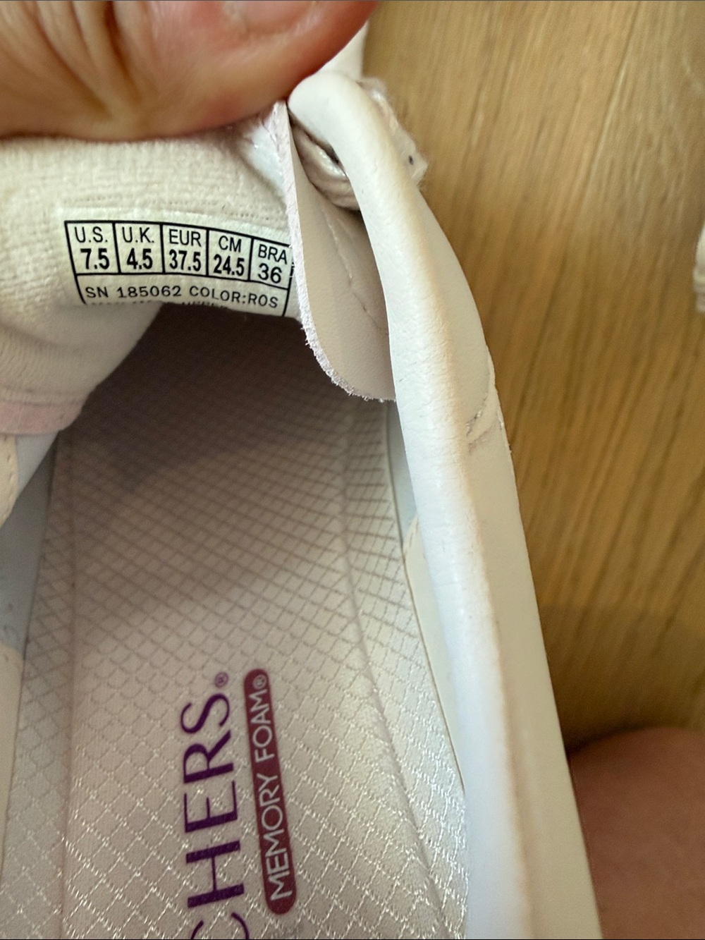 Skechers White Womens Cordova Sneakers with Lavender Flowers on Sides size 7.5 - Picture 7 of 10